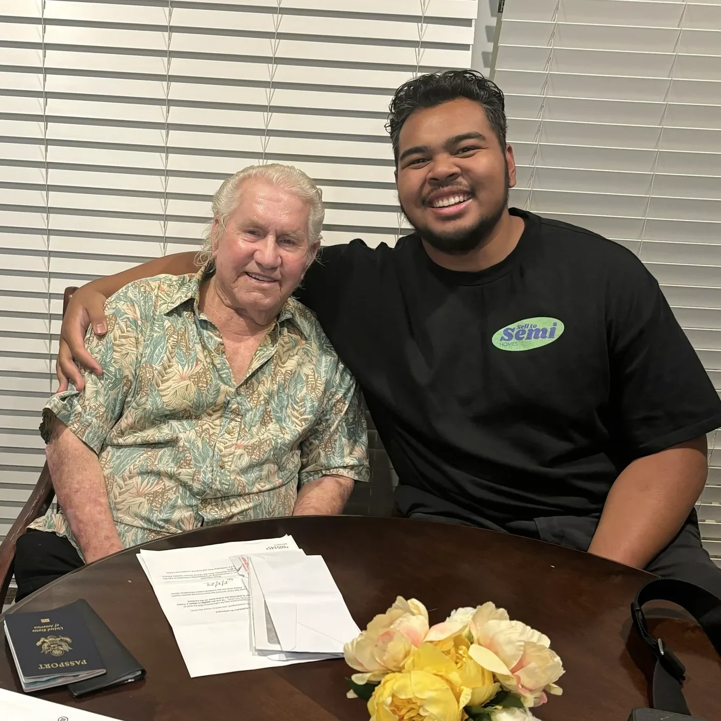 Erwin Miciano with Seller | We Buy Houses in Los Angeles | Semi Homes Closing Erwin Miciano with a happy seller at the closing table - We buy houses in Los Angeles at Semi Homes